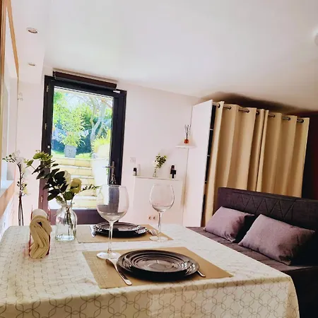 Pensjonat La Campagne A Paris 3*